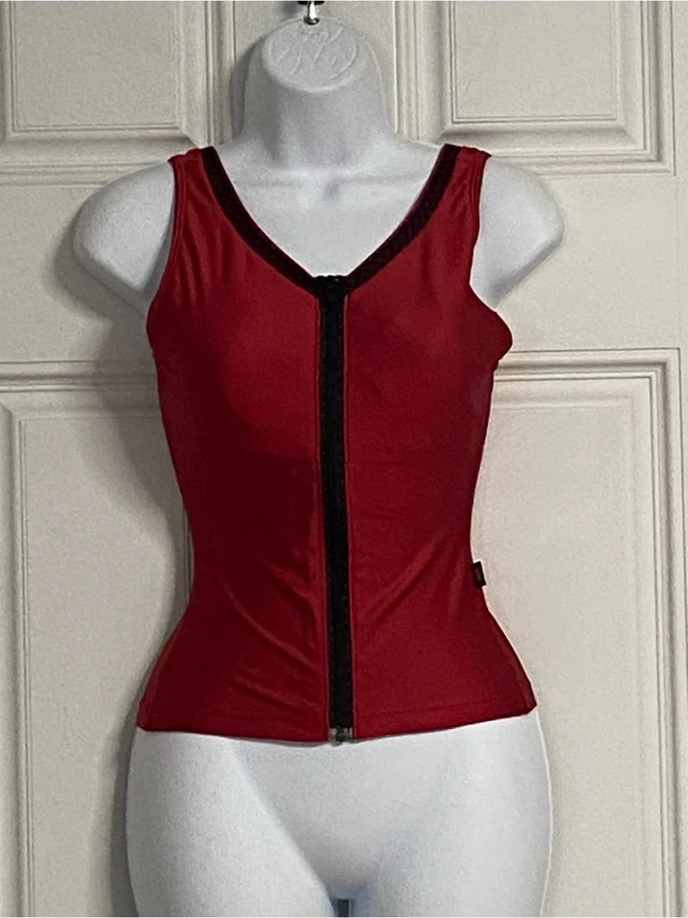 T42a- ARENA Bold Red V-Neck Swim Tankini Top